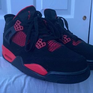 Selling Red Thunders Jordan 4s Size 11 Men Reps